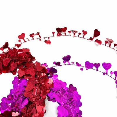 Liefdeskleuren strepen trek bloemen decoratie, Valentijnsdag krans liefde draad krans