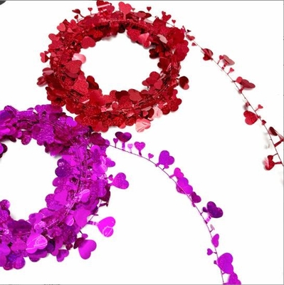 Liefdeskleuren strepen trek bloemen decoratie, Valentijnsdag krans liefde draad krans