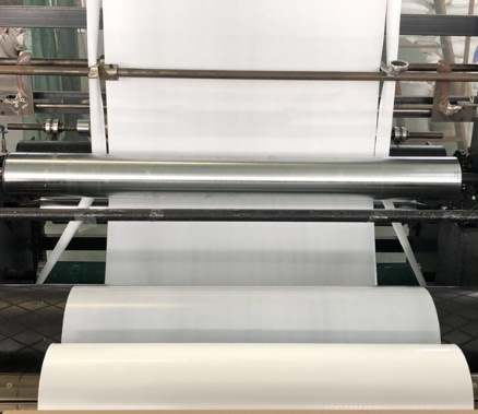 Kleur Geel PE Warmteverminder / LLDPE Stretch Film Voor Verpakkingsfles / Drankverpakkingsbescherming